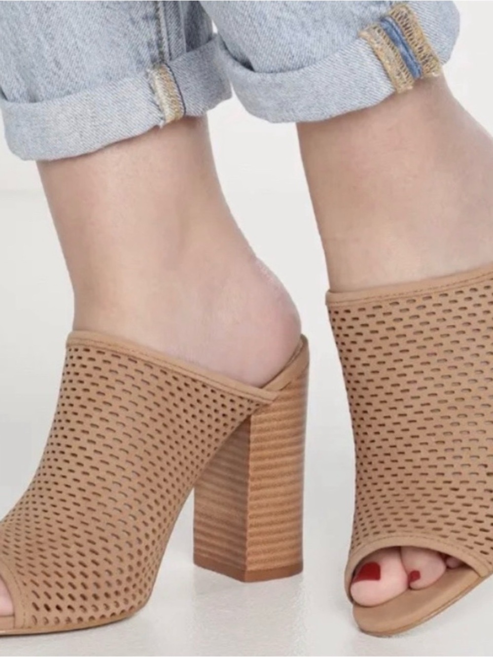 Aldo Women’s Thiasa Pump Open-Toe Perforated Block Heel Mule Tan